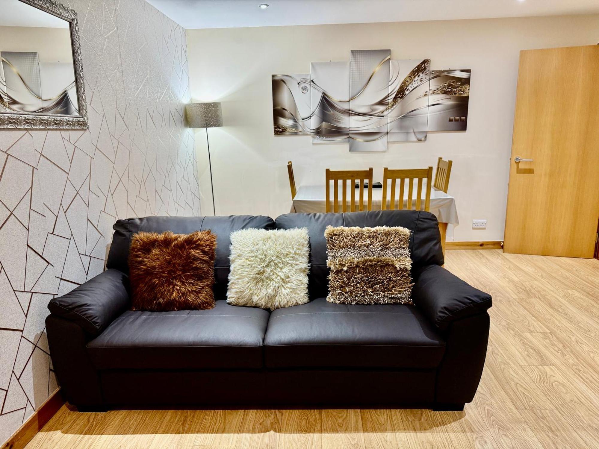 Azim And Suzi'S City Centre Apartment Inverness Luaran gambar